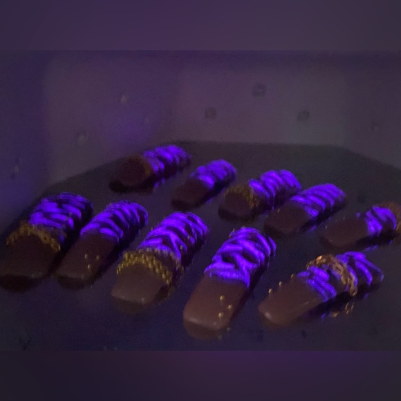 Clawdeen (3 XL duck ) ( GLOW IN THE DARK ) - Picture 4 of 10